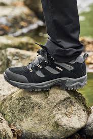 waterproof walking shoes