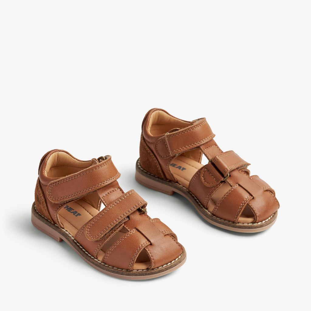 closed toe sandals