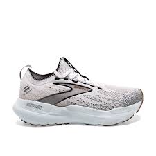 brooks shoes women
